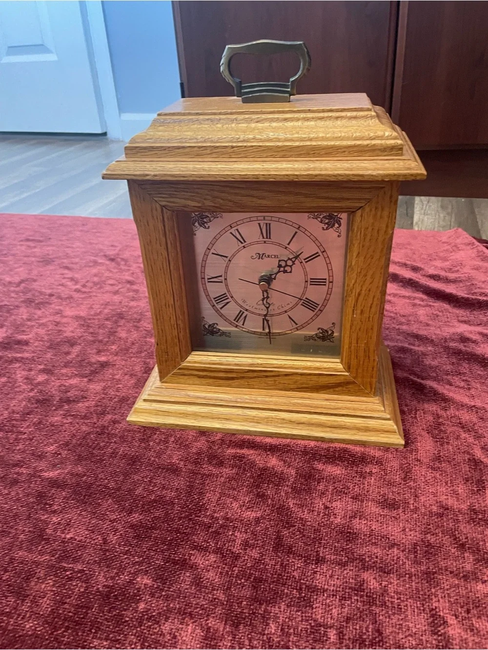 Classic Oak-Style Quartz Mantel Clock with Chimes